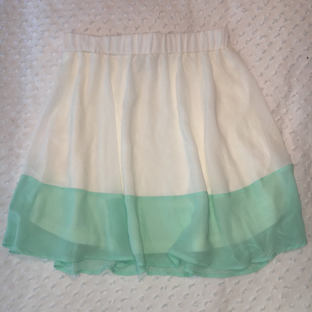 White and Tiffany blue flowy mini skirt